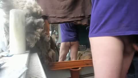 handncocknocum online show from December 9, 8:44 am