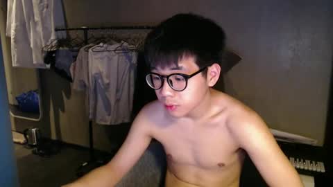 handsome_mannn online show from February 19, 8:27 pm