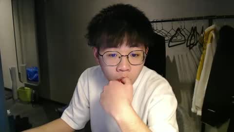 handsome_mannn online show from December 21, 8:10 pm