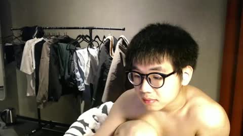 handsome_mannn online show from February 27, 8:20 pm