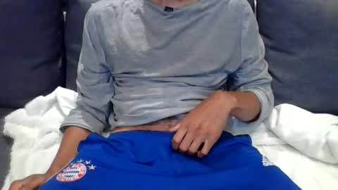 HandsomeStranger online show from July 4, 1:08 am