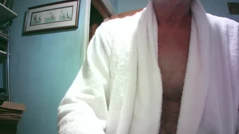 handymanforyou177322 online show from April 24, 9:17 pm