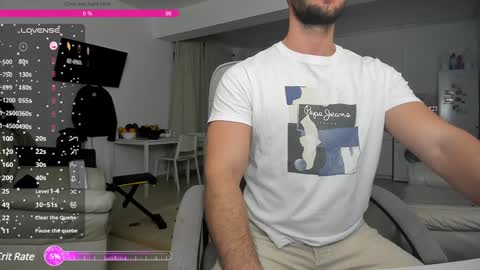 Snapshot of hard_chriss chatting on December 15, 5:13 am Hard Cock online show from December 15, 5:13 am