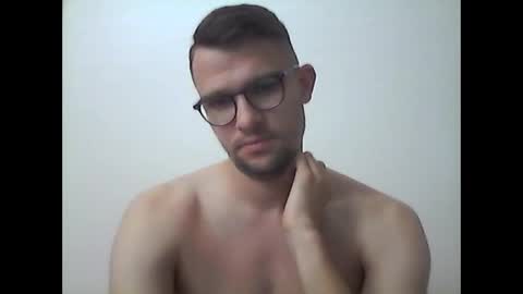 hardboylovemilfmoom online show from June 5, 12:00 pm