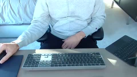 Straight Exhibitionist All Welcome online show from January 6, 9:32 pm