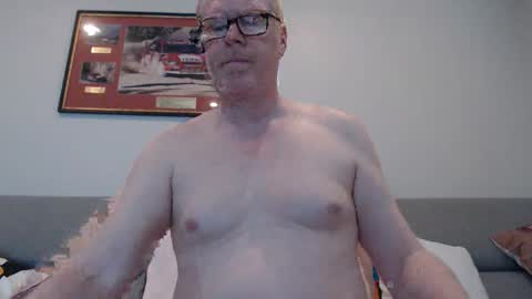 hardyes_indeed online show from September 16, 12:23 am