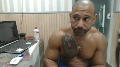 hebertgomes online show from June 25, 6:01 pm