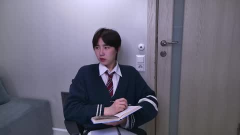 HEEJIN online show from March 23, 8:26 pm