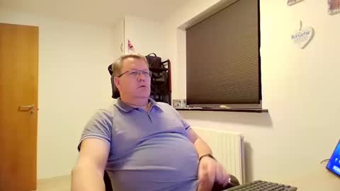 henrikrp1971 online show from February 2, 8:19 pm