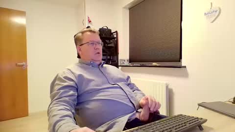 henrikrp1971 online show from February 4, 10:13 pm