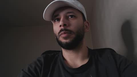 HenryAxe online show from April 21, 8:09 am