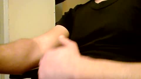 Snapshot of heretost chatting on February 27, 1:02 am mr D online show from February 27, 1:02 am