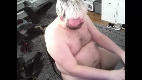 hipguy91 online show from June 29, 5:35 pm