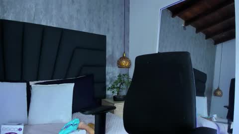 Hisoka online show from November 21, 1:04 am