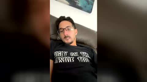 hoeskii online show from July 30, 4:50 pm
