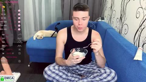 holy_eggs_00 online show from October 20, 3:49 pm