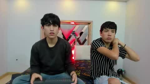 hoot_booys_ online show from November 24, 7:59 pm