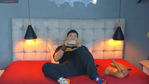 horny_nick18 online show from October 7, 1:26 pm