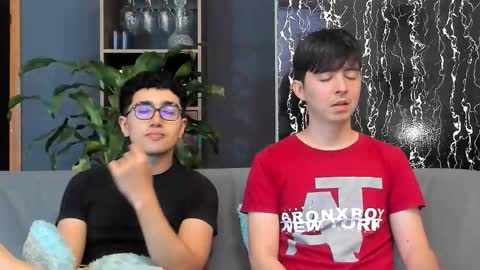 Alex and Camilo online show from September 14, 8:44 pm