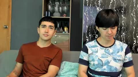 Alex and Camilo online show from January 18, 3:36 pm