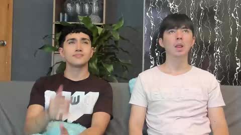 Alex and Camilo online show from October 6, 8:35 pm