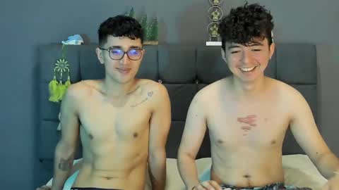 Alex and Camilo online show from February 1, 6:19 pm