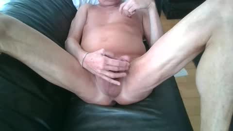 Robbie online show from April 19, 2:16 pm