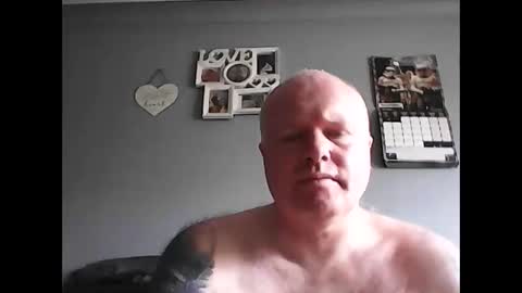 hornyguy19781978 online show from April 26, 12:02 pm