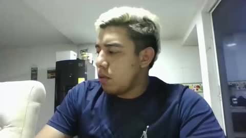 hot2512 online show from January 14, 6:07 am