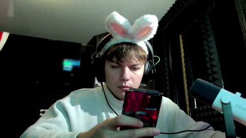 Hot boy 2002 online show from December 30, 12:42 pm