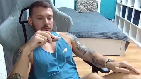 hot_cap_77 online show from September 30, 5:49 pm