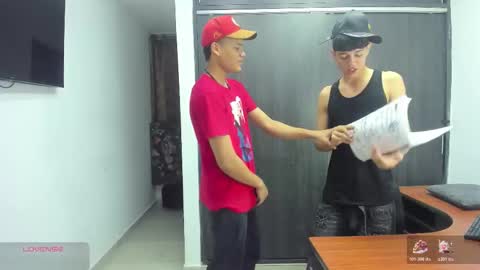 Vanesa Oliver and Andrew online show from December 3, 12:22 pm