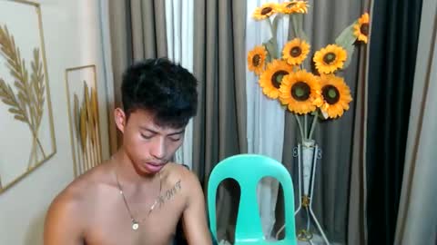 hotasian_richard online show from April 8, 8:14 am