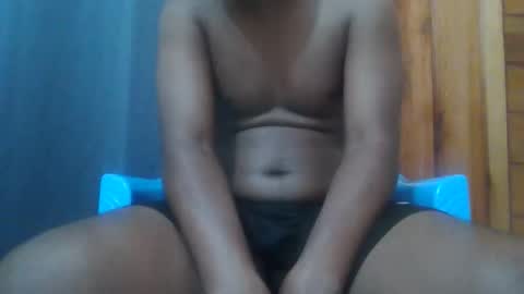 Snapshot of hotguyy001 chatting on October 15, 7:27 am hotguyy001 online show from October 15, 7:27 am