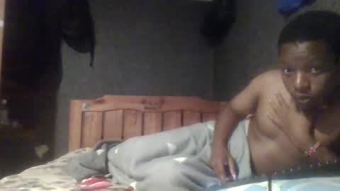 Snapshot of hotguyy001 chatting on February 21, 1:44 am hotguyy001 online show from February 21, 1:44 am