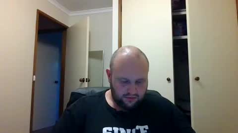 Snapshot of hotrodder323 chatting on December 6, 9:10 am hotrodder323 online show from December 6, 9:10 am