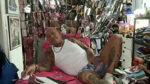 hotstuff775616 online show from April 19, 1:49 am