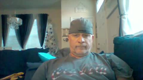 hotyummycock69 online show from November 28, 9:38 pm