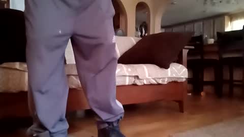 houndmefromhell online show from March 6, 9:20 pm