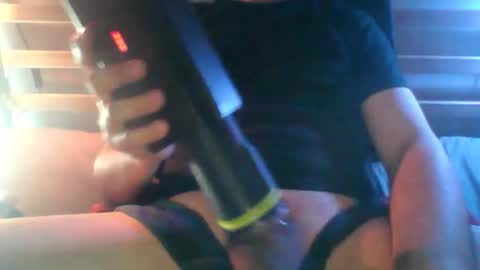 huge_guy_87 online show from April 29, 11:55 pm