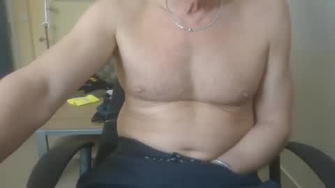 hundeleine online show from February 19, 2:24 pm