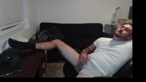 hungmtnman2256 online show from July 12, 4:47 am