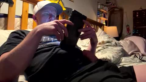 HuingsingleDad79 online show from April 16, 6:24 am