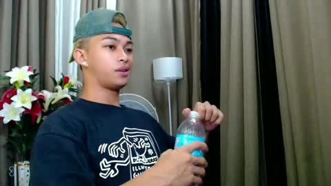 hunk_edward online show from June 25, 7:46 am