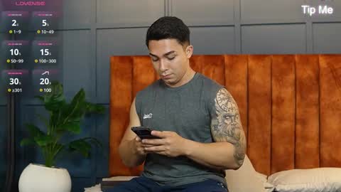 hunk_ryan online show from March 11, 11:44 am