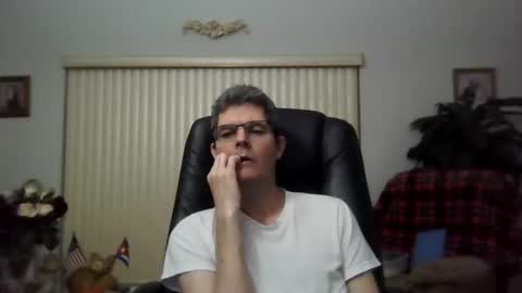 hunkmasclefad458 online show from July 20, 5:57 am