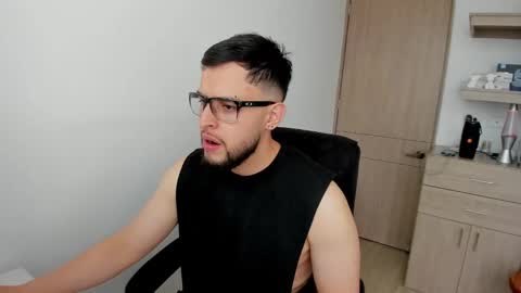 iam_crisss online show from November 17, 12:41 pm