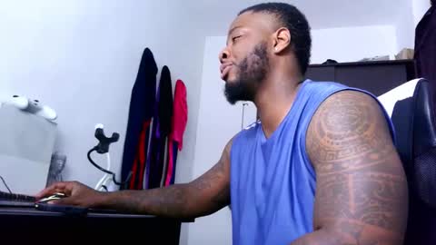 Mr H Independent model online show from November 5, 3:41 am