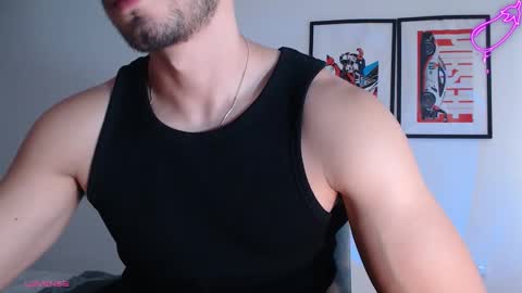  INDEPENDENT MODEL online show from October 22, 1:26 pm