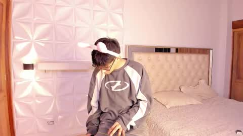 iamjuanjoc online show from February 2, 4:11 am